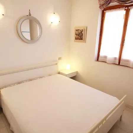 Apartment Locazione Turistica Reale-11 *